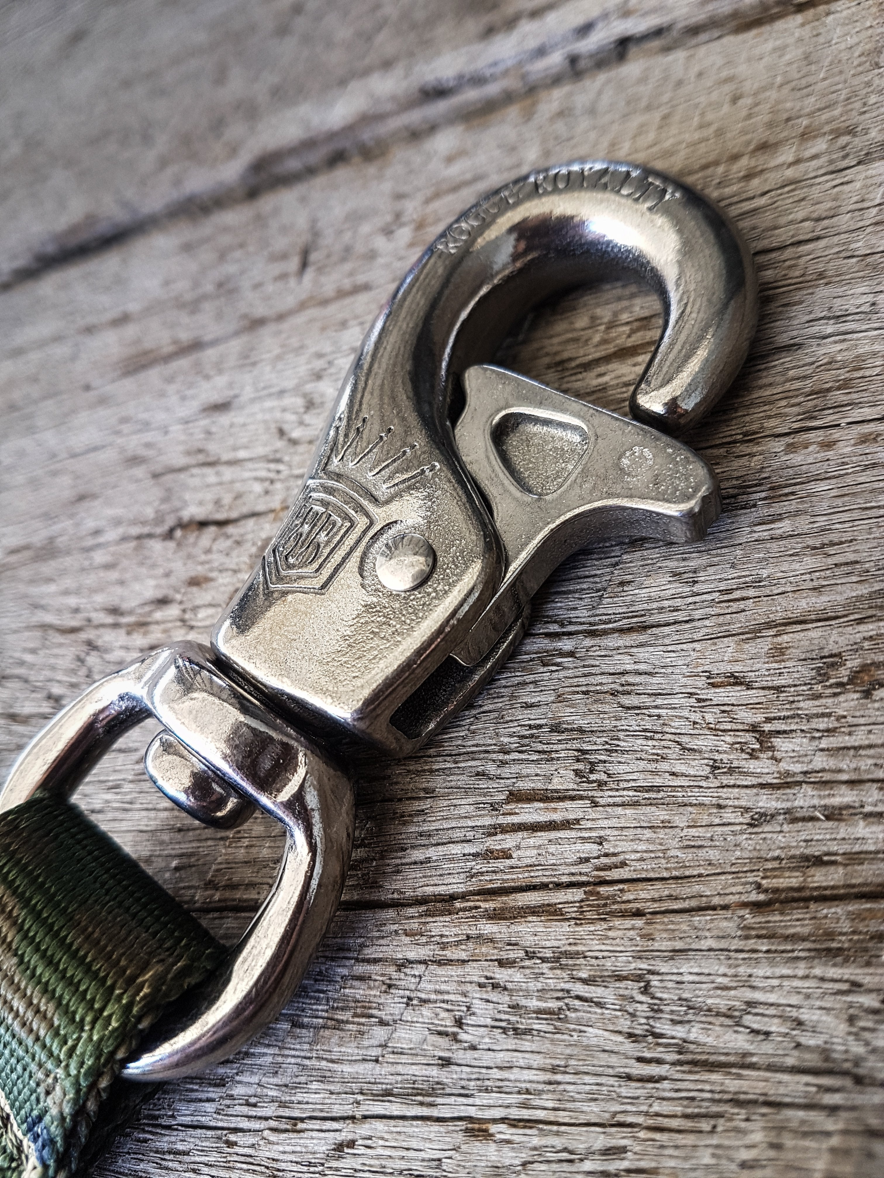 Super strong dog leash. Designed in Australia, stainless steel bullsnap with camo webbing.