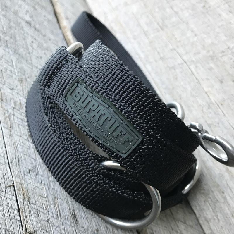 The Rogue Royalty leather Multi Leash can be used for working dogs such as Police dogs, Security dogs as well as sports and everyday companion dogs. They are sturdy, yet soft and strong enough for handling any type of dog. 