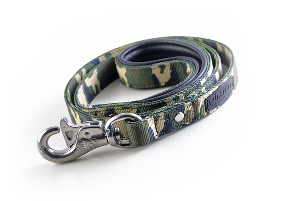 Strongest dog leash in the world. Ultra heavy duty camouflage webbing material and stainless steel bullsnap latch. Lifetime Guarantee