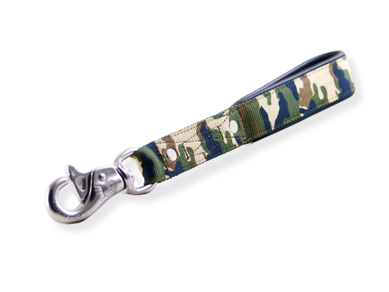 Short 30cm camo handle leash