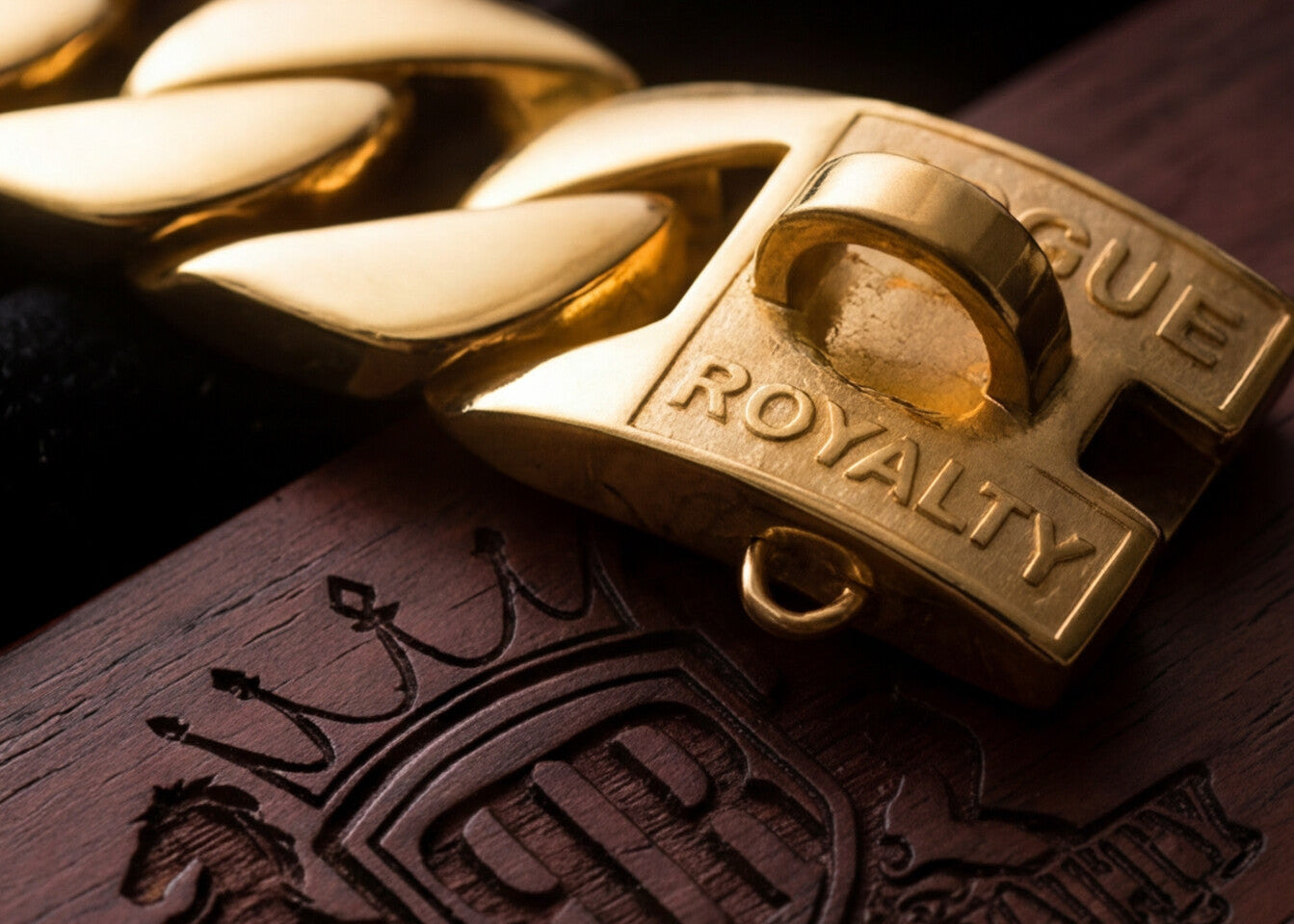 gold-chain-display2.jpg