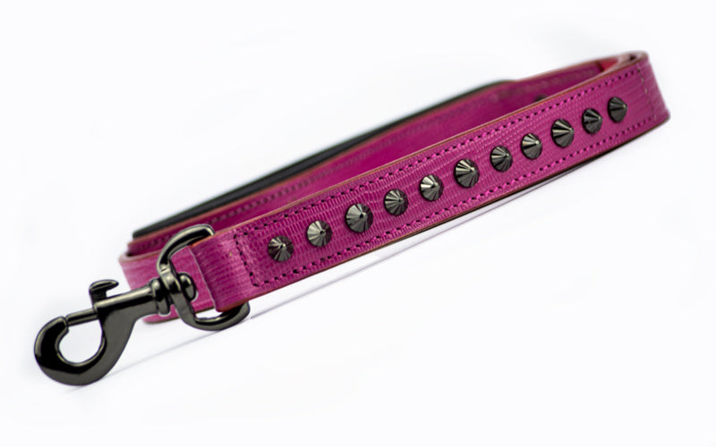 Hot pink dog leash with padded handle for better grip when dog walking