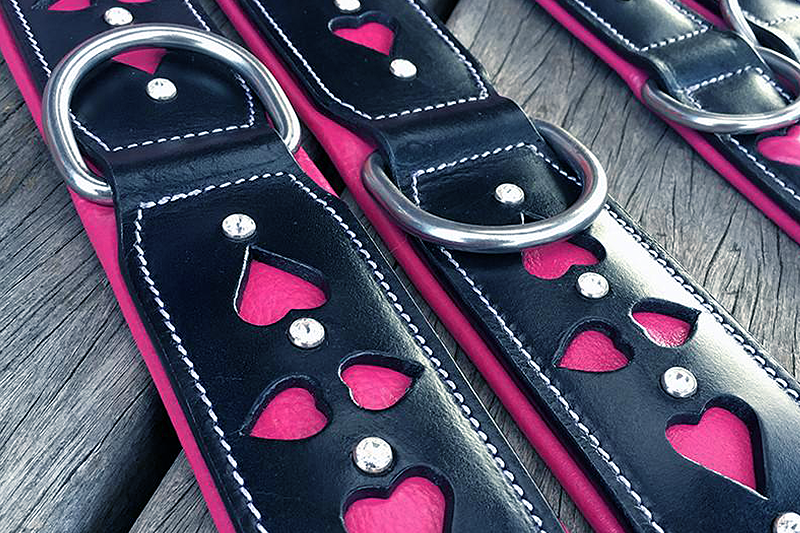 Hand Made Leather Dog Collar - Queen of Hearts (Wide Fit)
